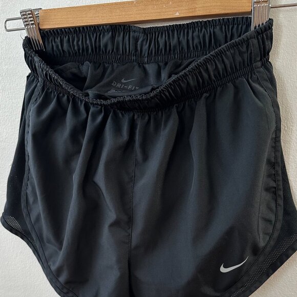 Nike running shorts - XS - like new - Picture 3 of 4